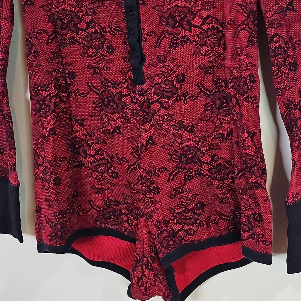 La SENZA Large Red Top - Picture 3 of 7